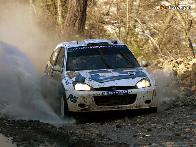 Ford Focus RS WRC 2001–02 pictures (640 x 480)
