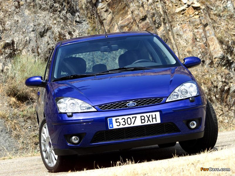 Ford Focus ST170 2002–04 pictures (800 x 600)