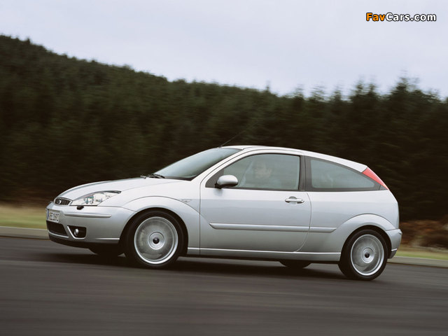 Ford Focus ST170 2002–04 pictures (640 x 480)