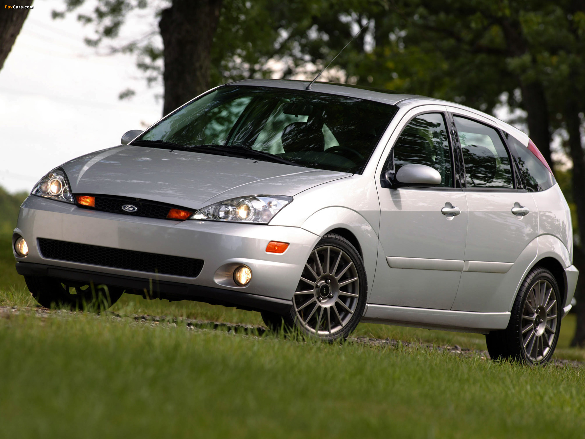Ford Focus ZX5 SVT 2003–04 wallpapers (2048 x 1536)