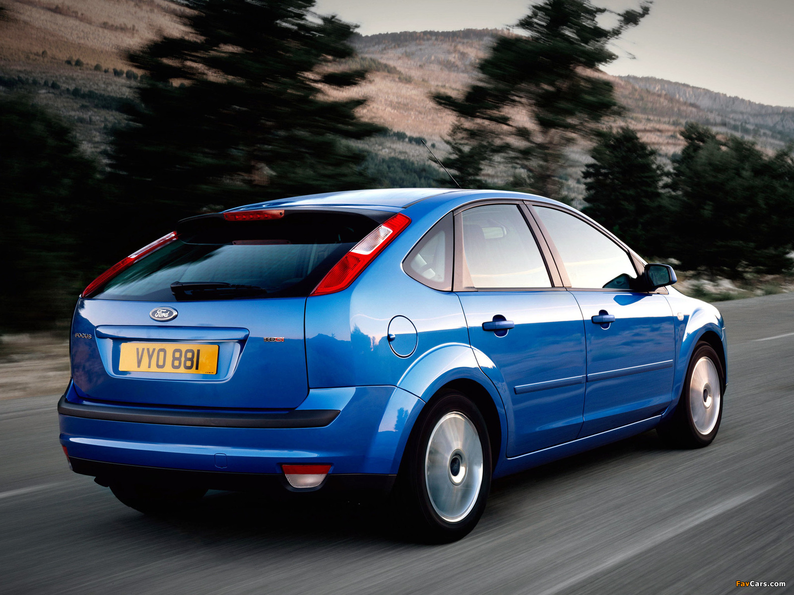 Ford Focus 5-door 2004–08 images (1600 x 1200)