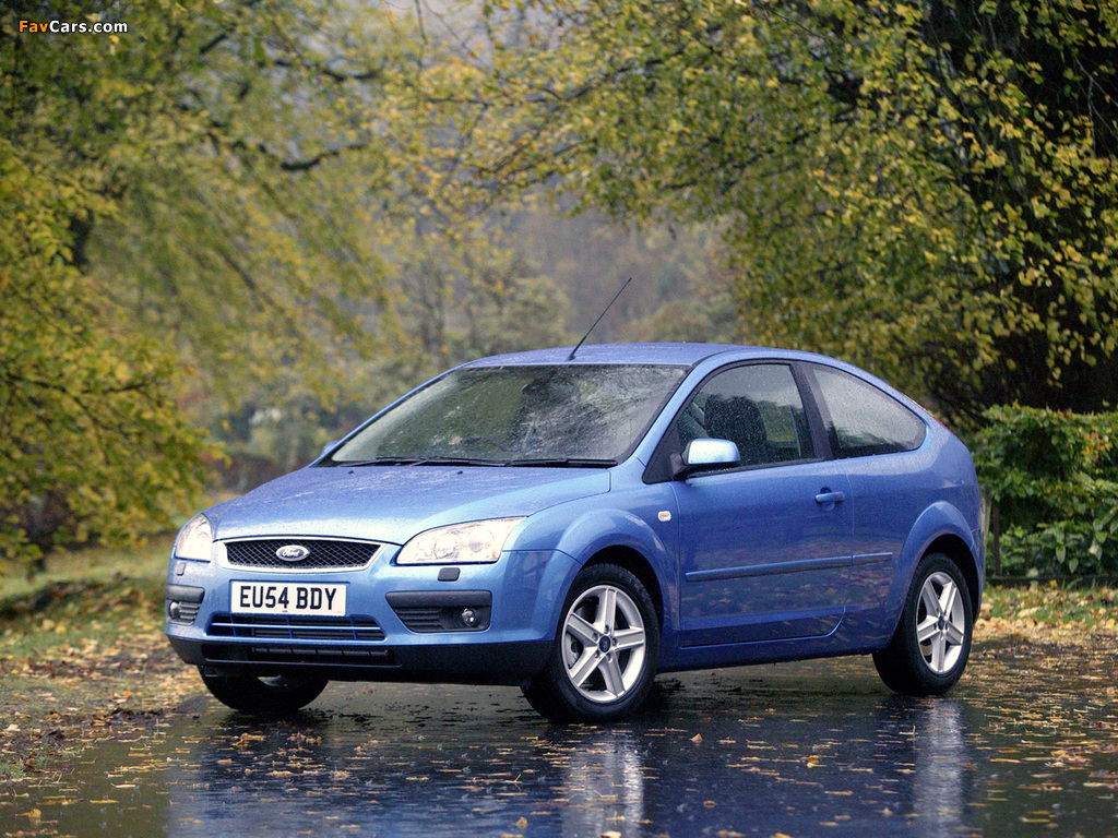 Ford Focus 3-door UK-spec 2004–08 photos (1024 x 768)