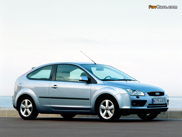 Ford Focus 3-door 2004–08 photos (640 x 480)