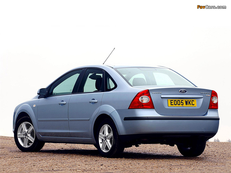 Ford Focus Sedan UK-spec 2004–08 wallpapers (800 x 600)