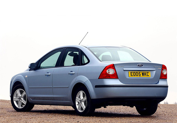 Ford Focus Sedan UK-spec 2004–08 wallpapers