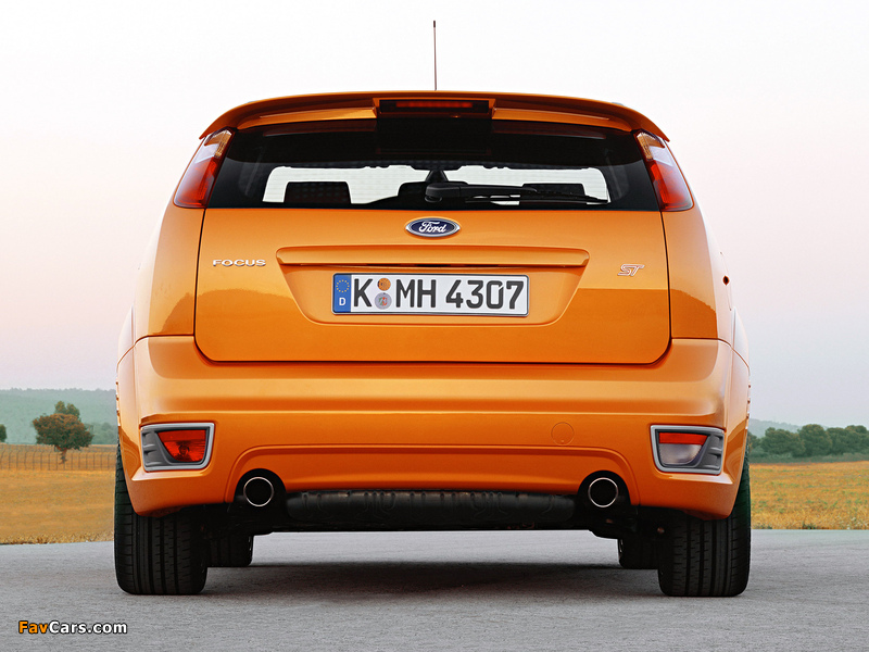 Ford Focus ST 3-door 2005–07 pictures (800 x 600)