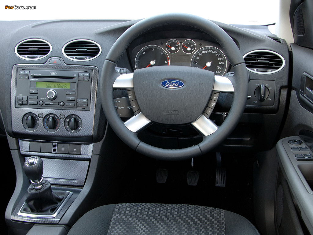 Ford Focus 5-door ZA-spec 2007–08 photos (1024 x 768)