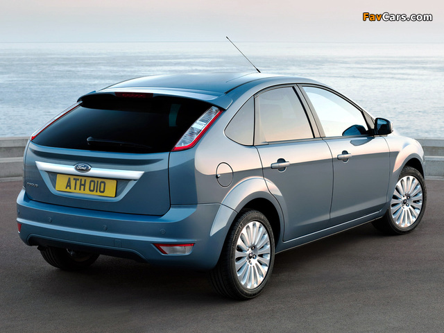 Ford Focus 5-door 2008–11 images (640 x 480)