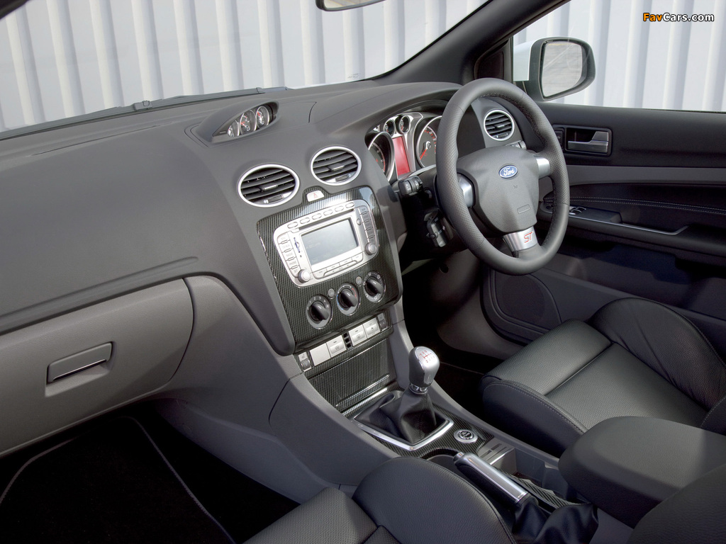 Ford Focus ST 3-door UK-spec 2008–10 images (1024 x 768)