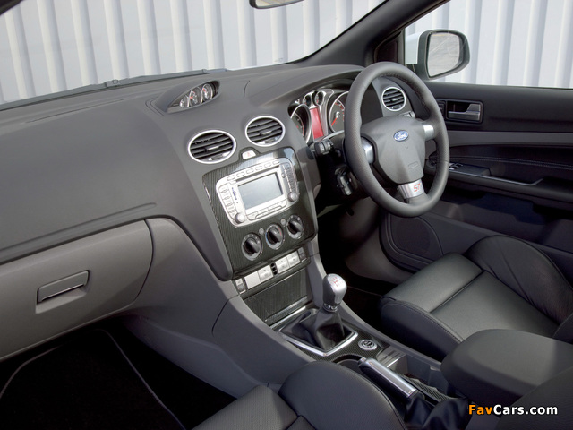 Ford Focus ST 3-door UK-spec 2008–10 images (640 x 480)
