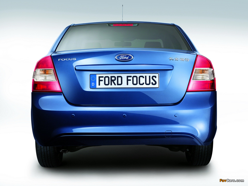 Ford Focus Sedan CN-spec 2009–11 photos (1024 x 768)