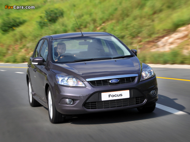 Ford Focus Sedan ZA-spec 2009–10 pictures (640 x 480)