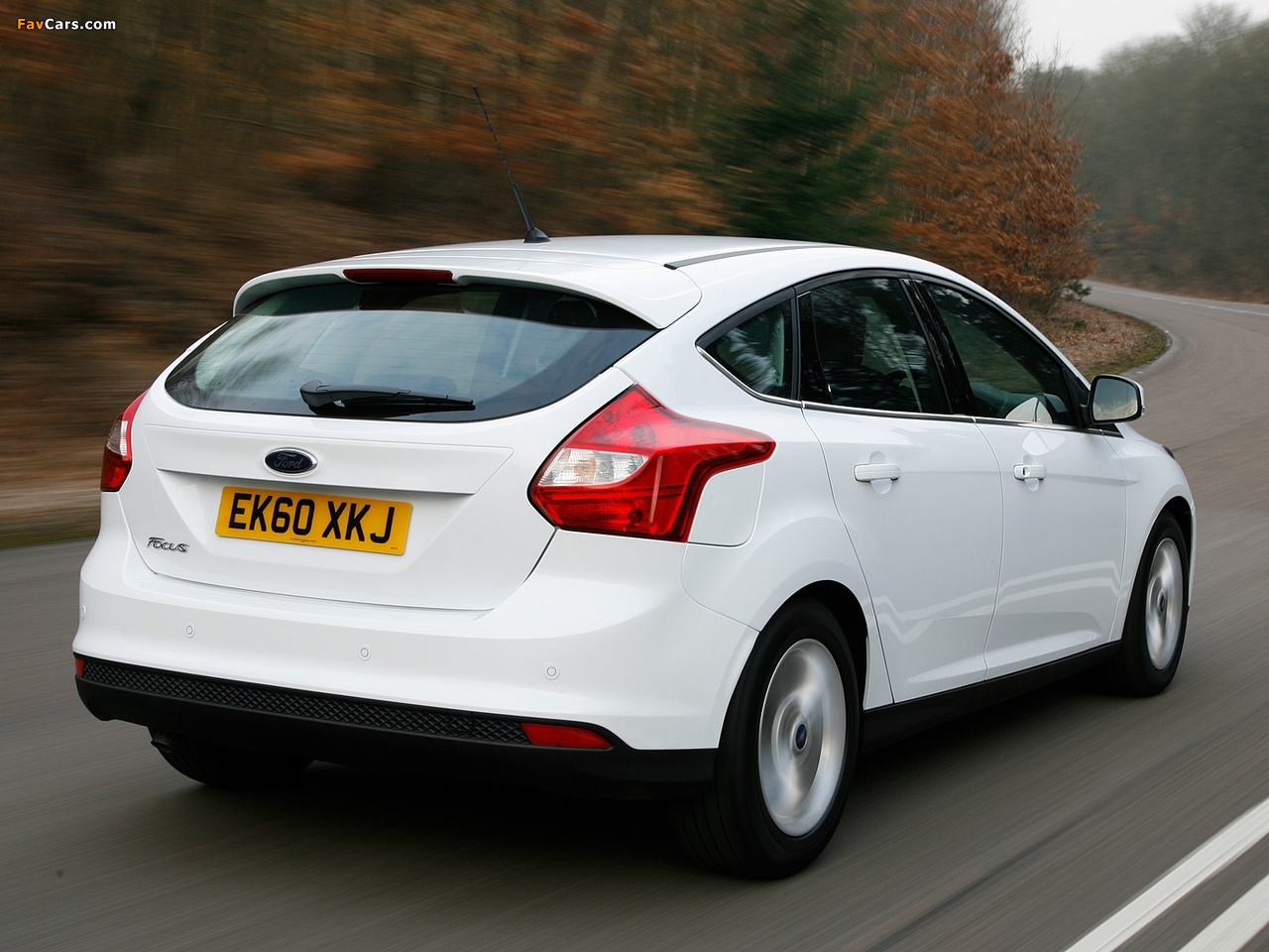 Ford Focus 5-door UK-spec 2010 images (1280 x 960)