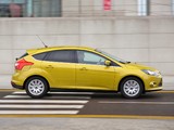 Ford Focus 5-door UK-spec 2010 images