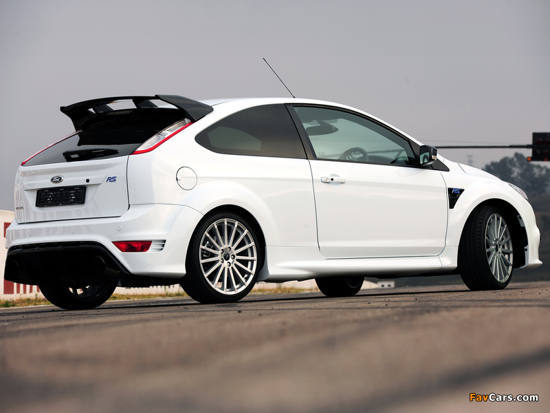 Ford Focus RS ZA-spec 2010 wallpapers (800 x 600)