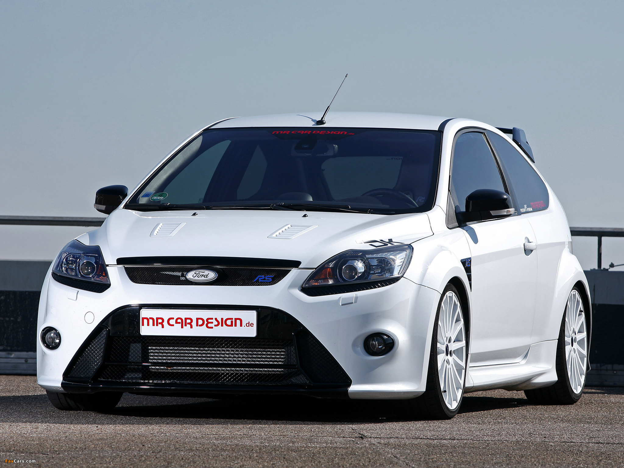 MR Car Design Ford Focus RS 2011 wallpapers (2048 x 1536)