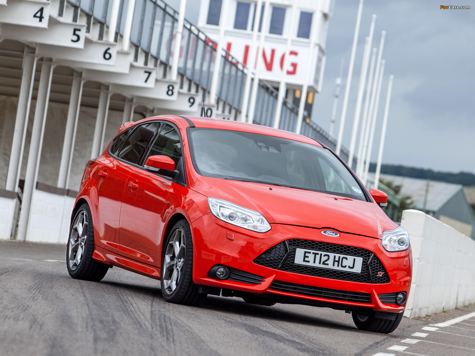 Ford Focus ST UK-spec 2012 photos (1600 x 1200)