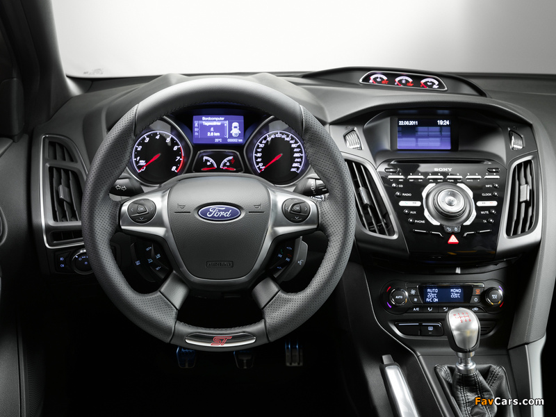 Ford Focus ST 2012 photos (800 x 600)