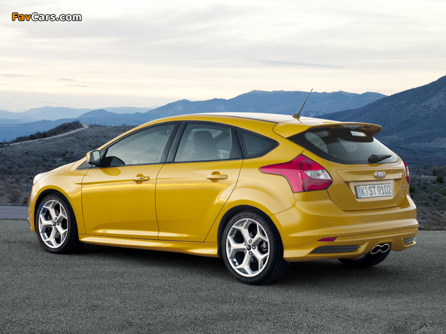 Ford Focus ST 2012 wallpapers (640 x 480)
