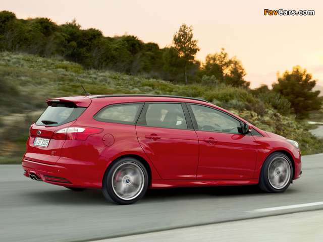 Ford Focus ST Wagon 2012 wallpapers (640 x 480)