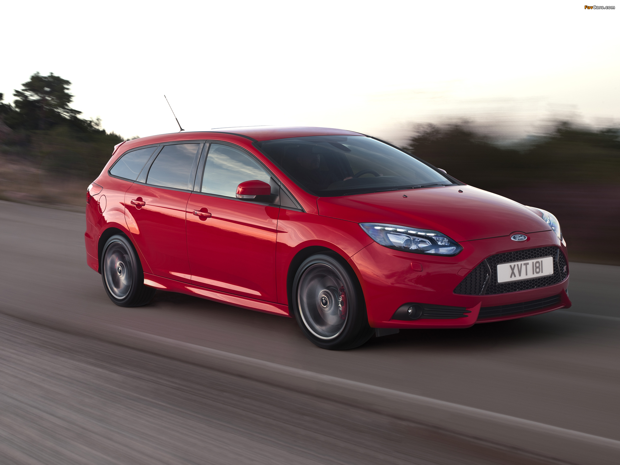 Ford Focus ST Wagon 2012 wallpapers (2048 x 1536)
