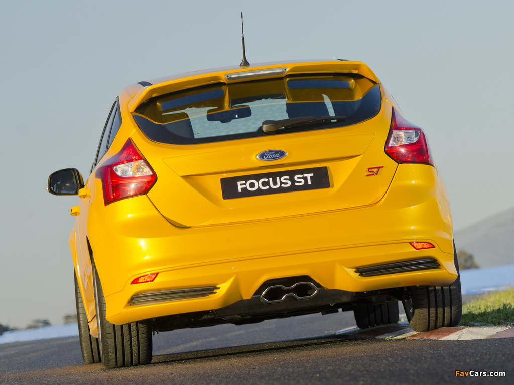 Ford Focus ST ZA-spec 2012 wallpapers (1024 x 768)