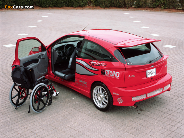 Images of Ford Focus ZX3 Mobility Show Car 2002 (640 x 480)