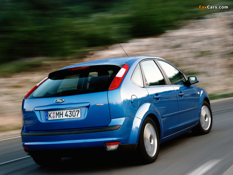 Images of Ford Focus 5-door 2004–08 (800 x 600)