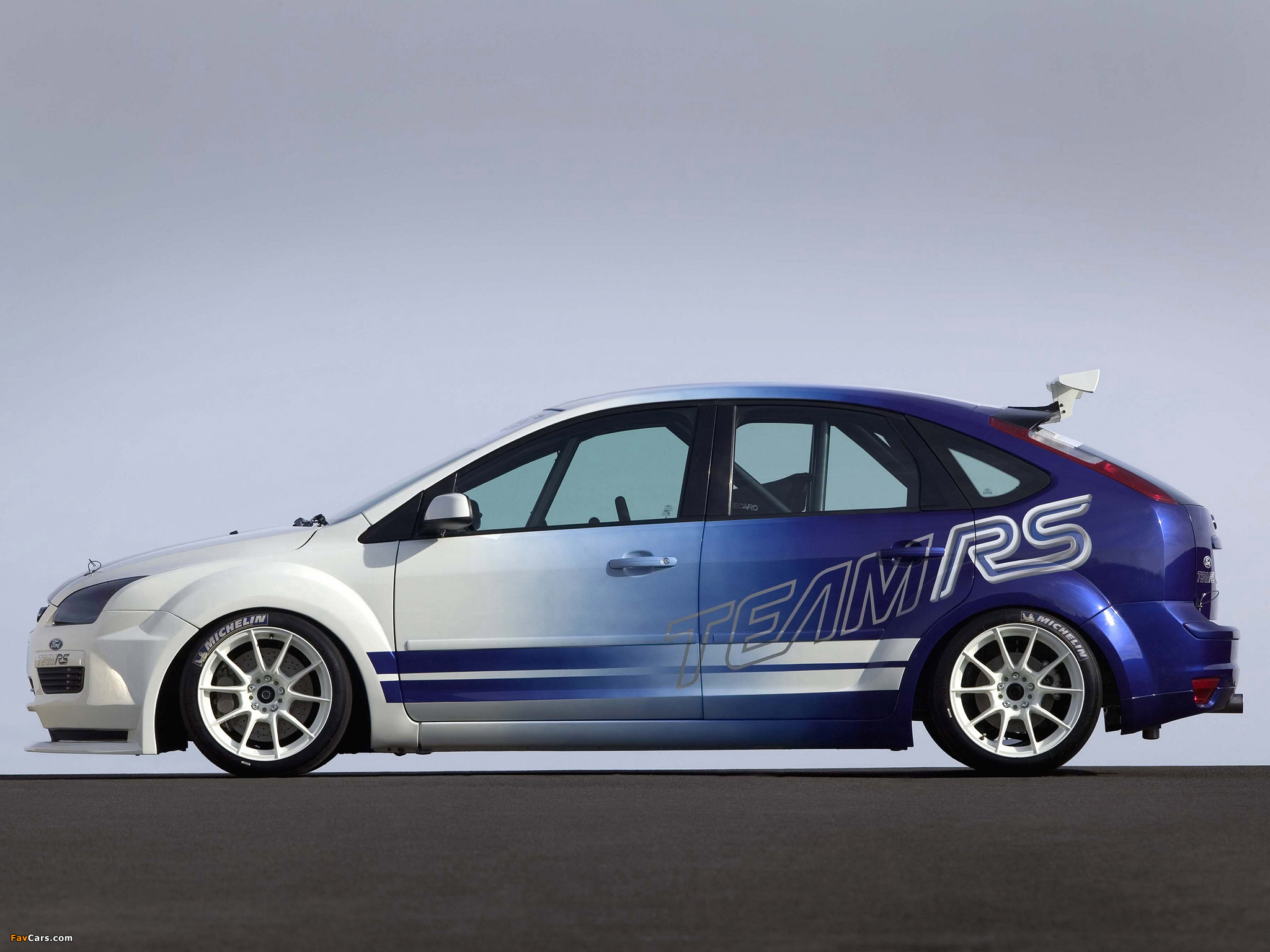 Images of Ford Focus Touring Car Concept 2004 (2048 x 1536)