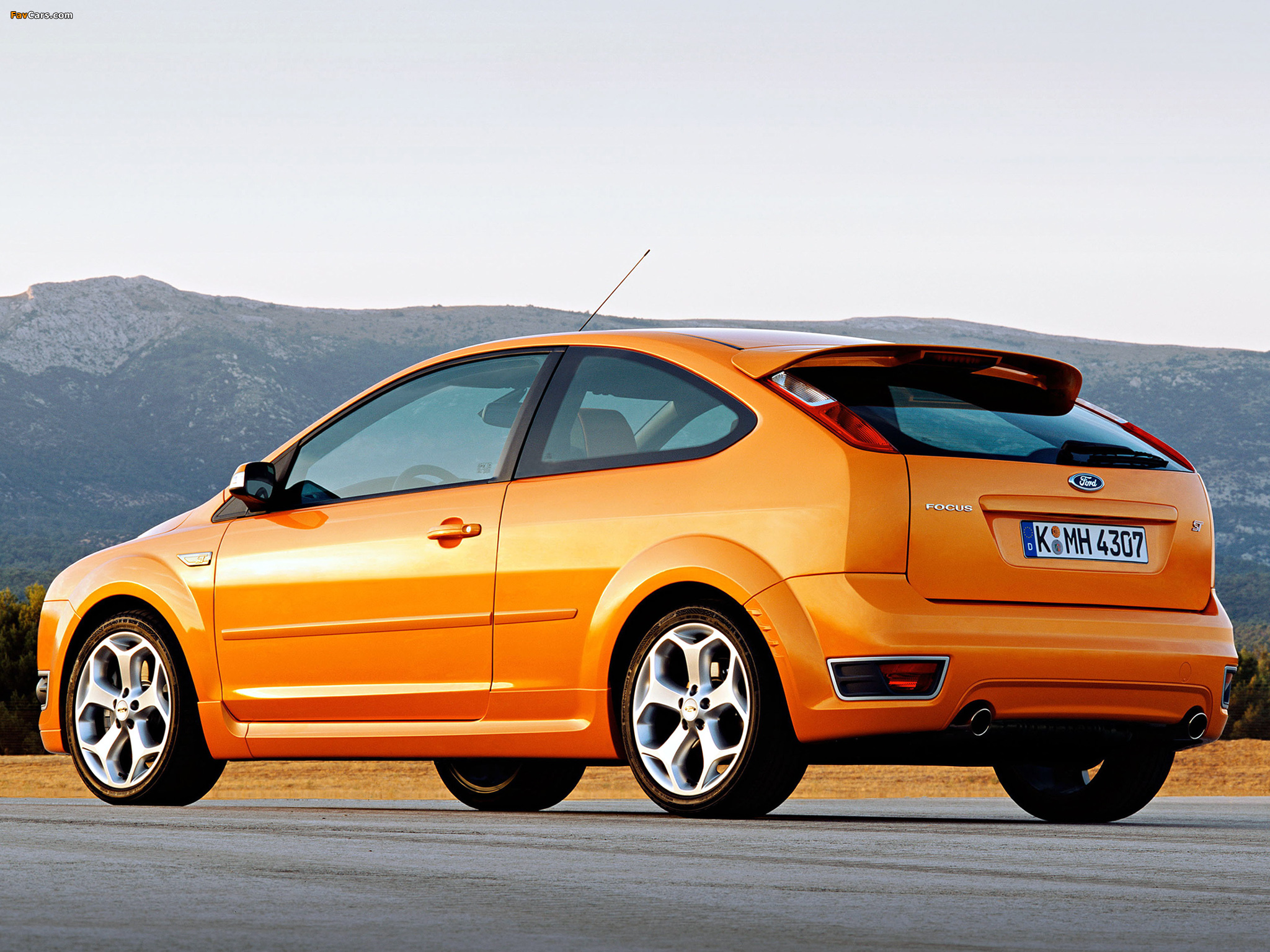 Images of Ford Focus ST 3-door 2005–07 (2048 x 1536)
