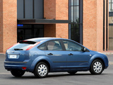 Images of Ford Focus 5-door ZA-spec 2005–06