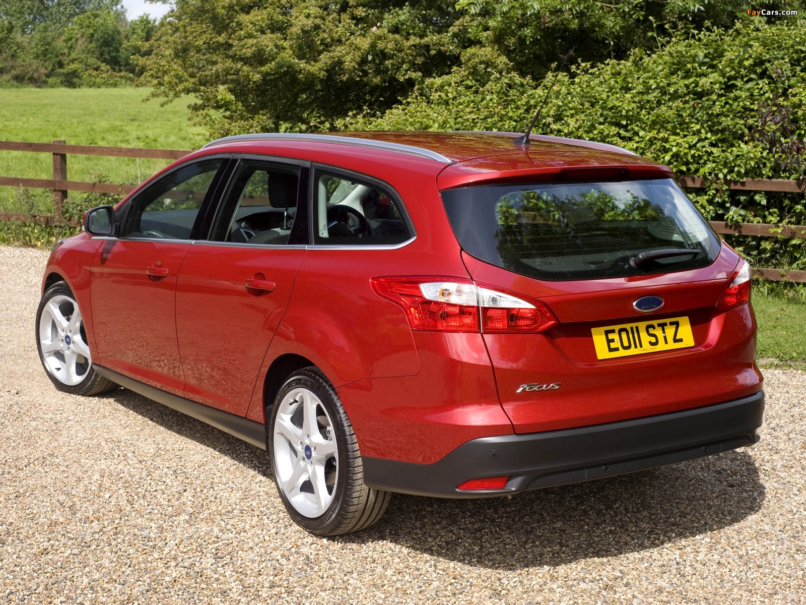 Images of Ford Focus Wagon UK-spec 2010 (1600 x 1200)