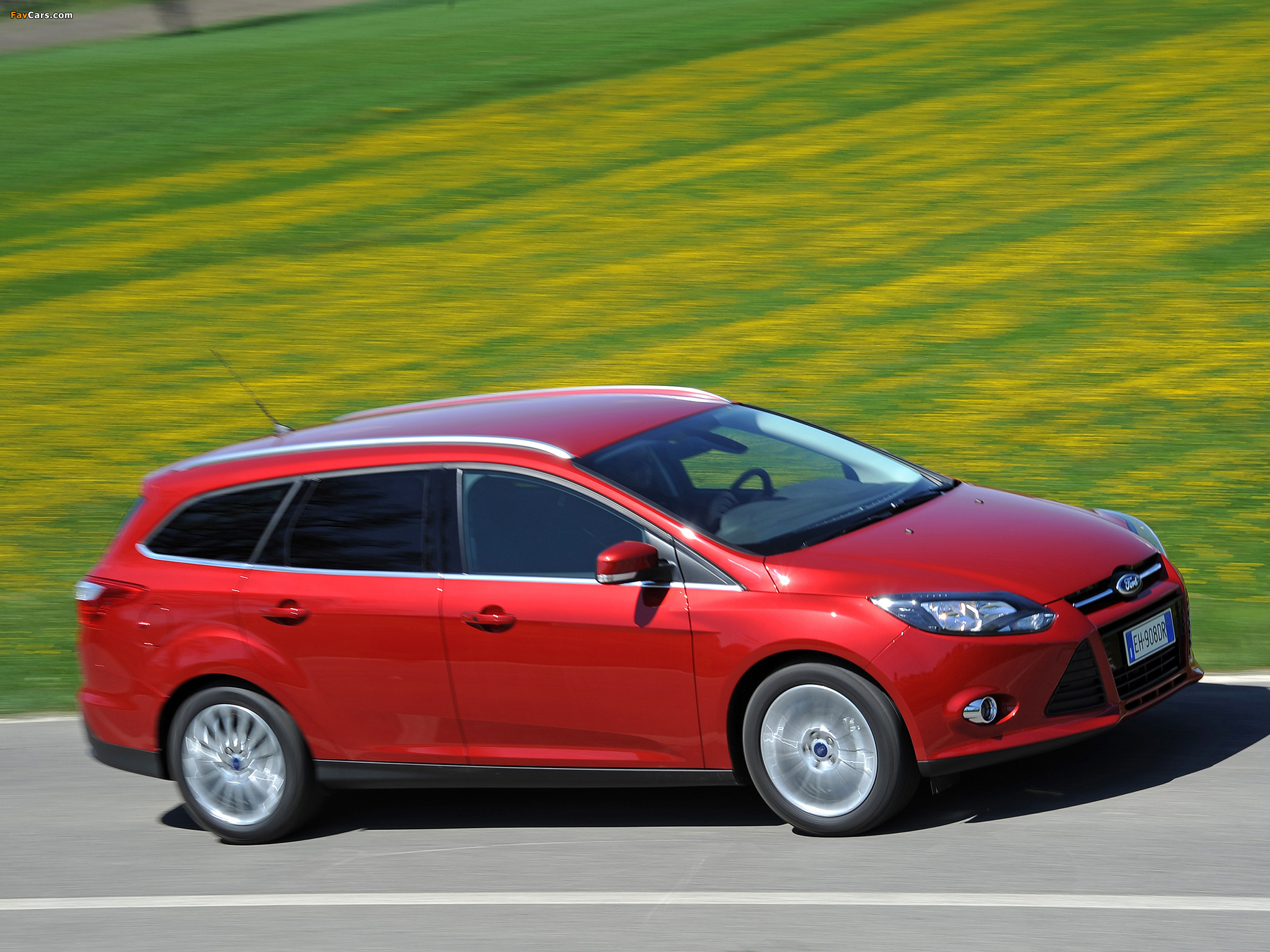 Images of Ford Focus Wagon 2010 (2048 x 1536)