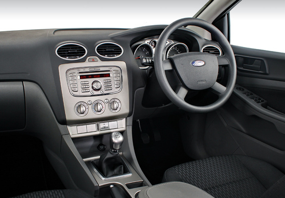 Images of Ford Focus Sedan ZA-spec 2010–11