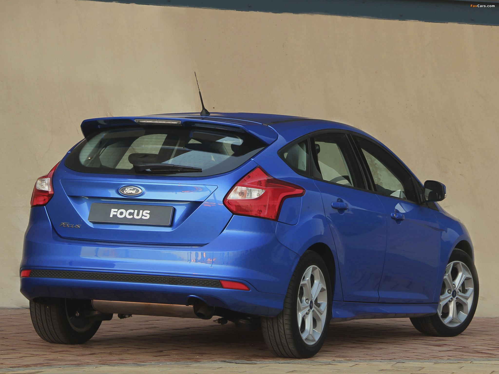 Images of Ford Focus 5-door ZA-spec 2011 (2048 x 1536)