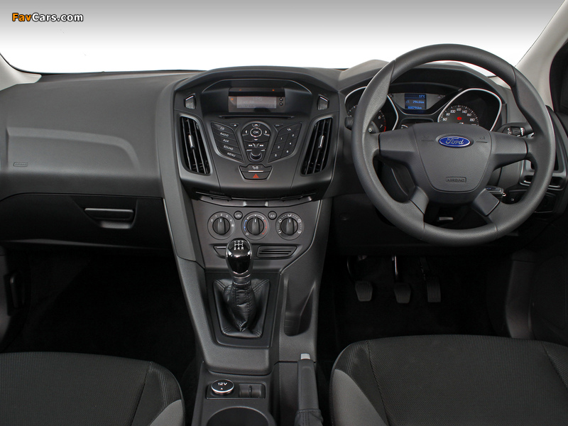 Images of Ford Focus Sedan ZA-spec 2011 (800 x 600)