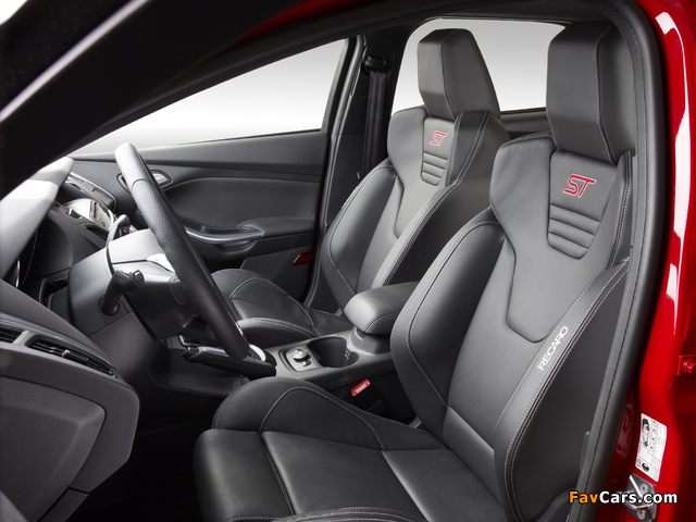 Images of Ford Focus ST Wagon 2012 (640 x 480)