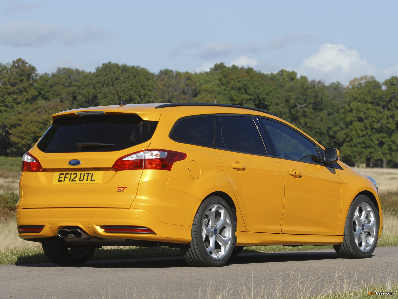 Images of Ford Focus ST Wagon UK-spec 2012 (1600 x 1200)