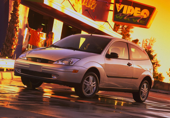 Photos of Ford Focus ZX3 1999–2004