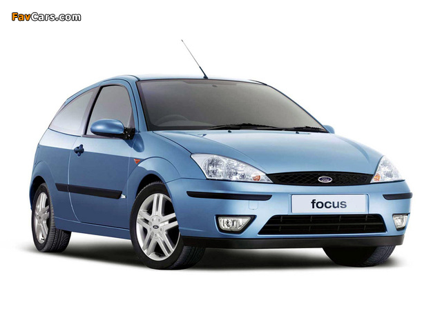 Photos of Ford Focus 3-door UK-spec 2001–04 (640 x 480)