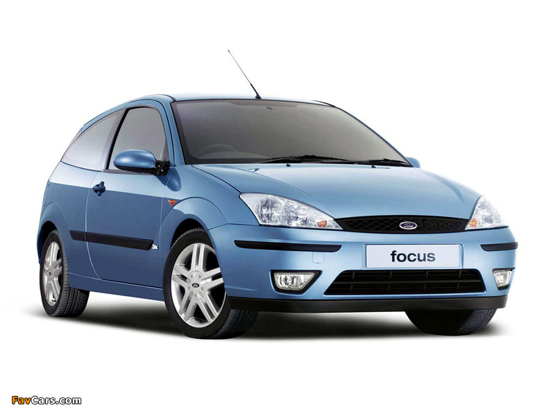 Photos of Ford Focus 3-door UK-spec 2001–04 (800 x 600)