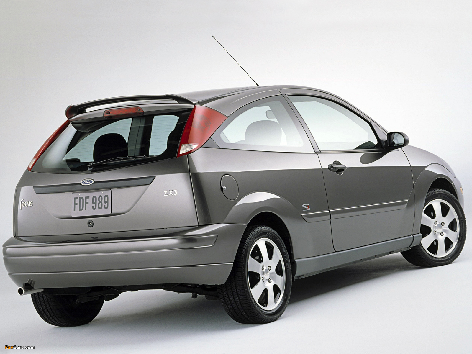 Photos of Ford Focus ZX3 S2 2001–02 (1600 x 1200)
