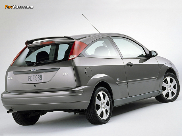 Photos of Ford Focus ZX3 S2 2001–02 (640 x 480)