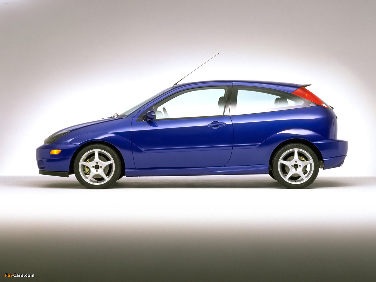 Photos of Ford Focus SVT 3-door US-spec 2002–04 (1280 x 960)