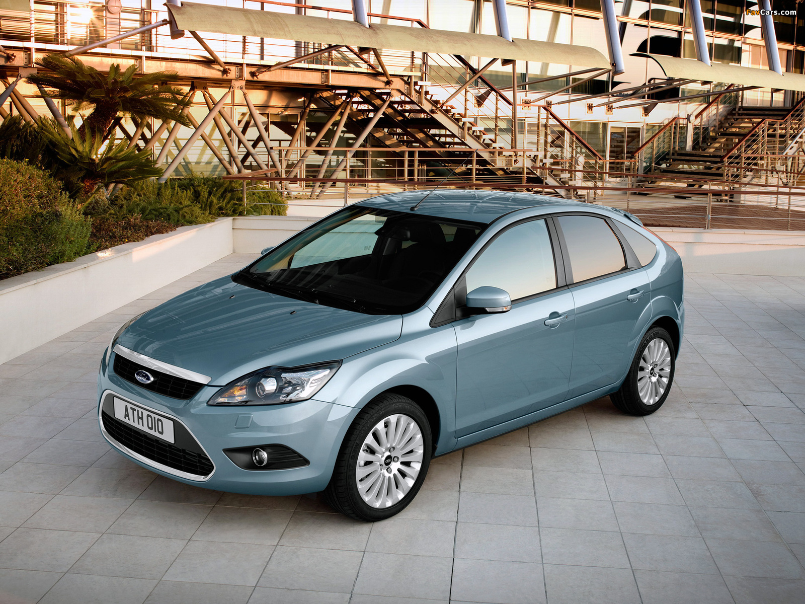 Photos of Ford Focus 5-door 2008–11 (1600 x 1200)