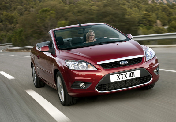 Photos of Ford Focus  2008–10