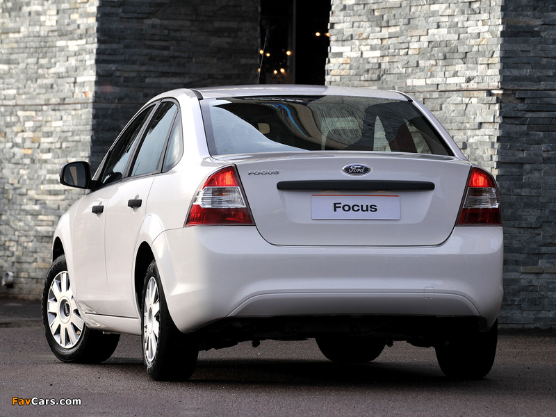 Photos of Ford Focus Sedan ZA-spec 2009–10 (800 x 600)