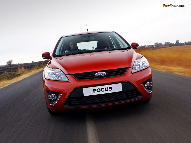 Photos of Ford Focus 5-door ZA-spec 2010–11 (800 x 600)