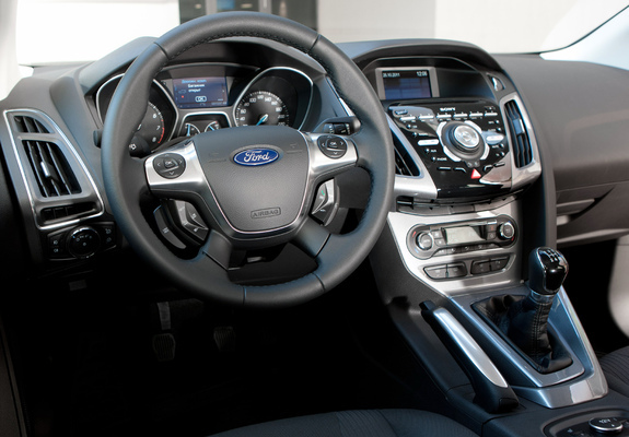 Photos of Ford Focus Sedan 2010