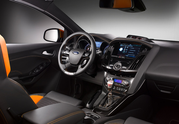 Photos of Ford Focus ST Concept 2010